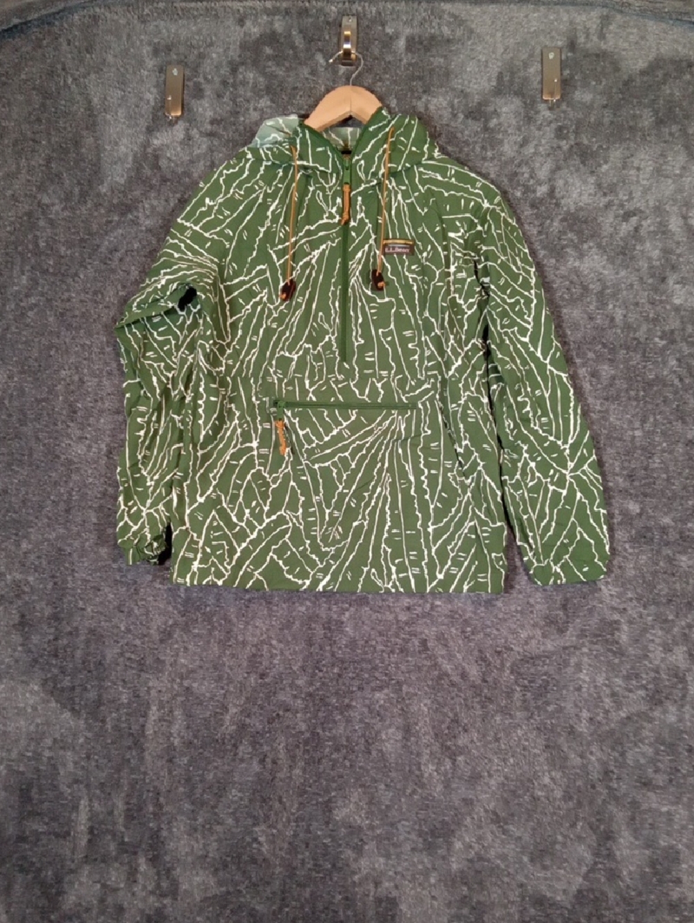 L.L. Bean Green Hooded Anorak with White Abstract Print Hiking Outdoors Womens